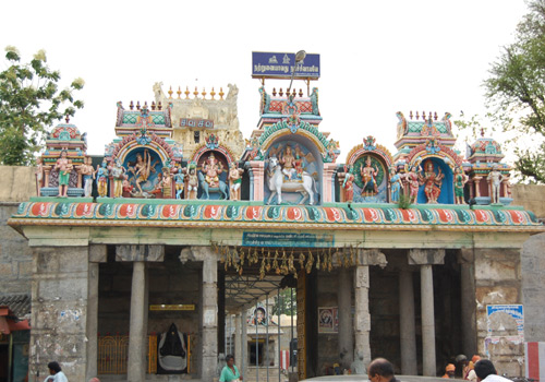 Vadaranyeswarar Tiruvalangadu Temple