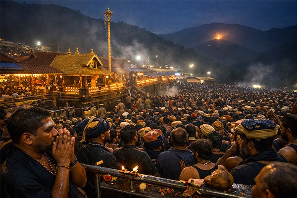 Makara Vilakku festival crowd at Sabarimala Temple with devotees gathered for darshan
